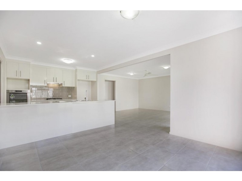 13 Stega Place, Wynnum West QLD 4178