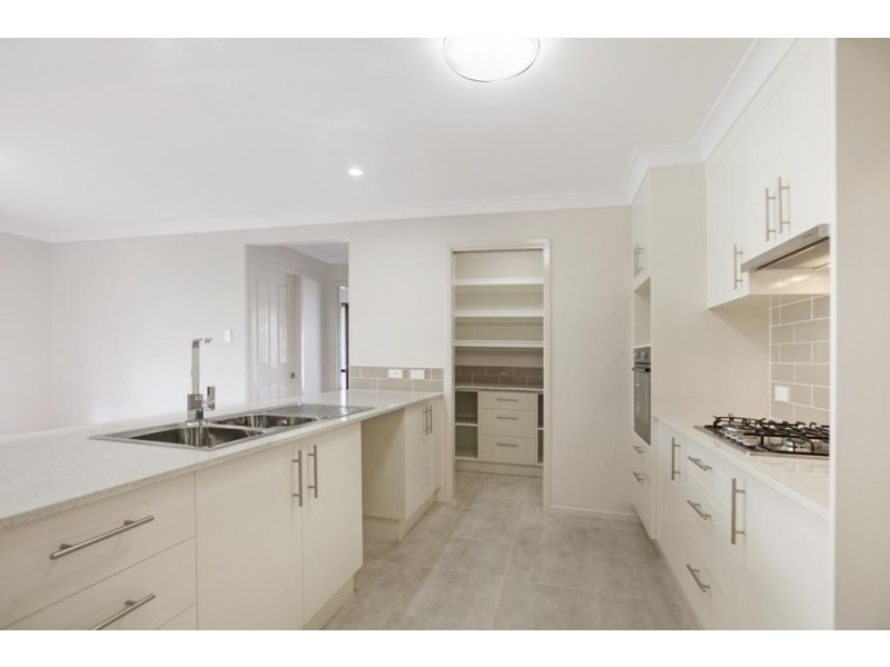 13 Stega Place, Wynnum West QLD 4178