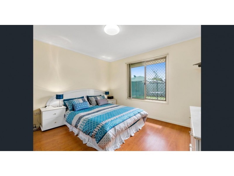 70 Evelyn Road, Wynnum West QLD 4178