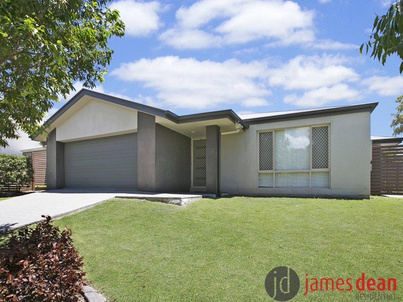 33 Lachlan Drive, Wakerley QLD 4154