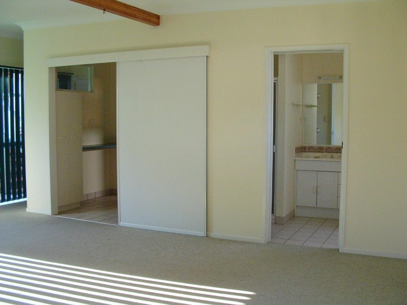 5a Jayben Street, Wynnum West QLD 4178