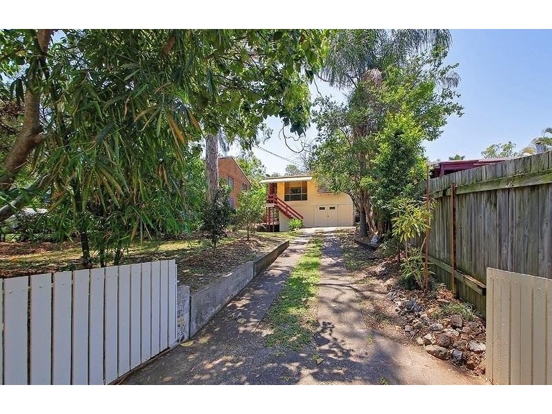 58 Alastair Street, Lota QLD 4179