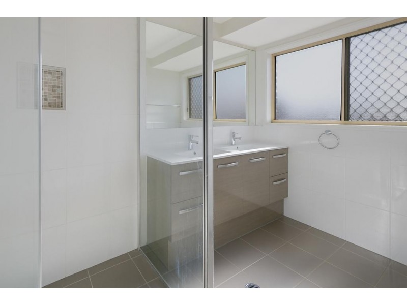 35 Talwong Street, Manly West QLD 4179