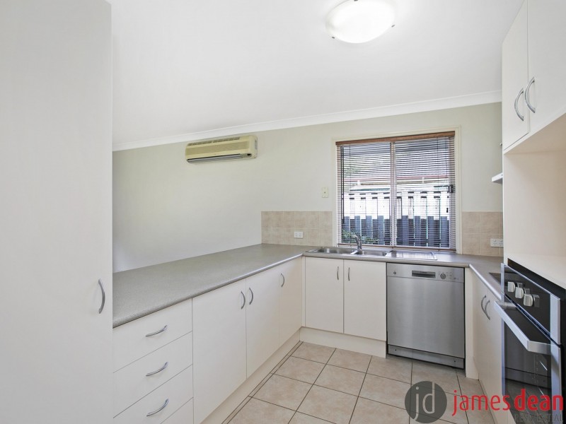 32 Mitchell Place, Belmont QLD 4153