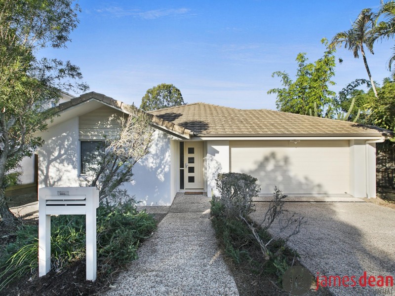 52 Moss Rd, Wakerley QLD 4154
