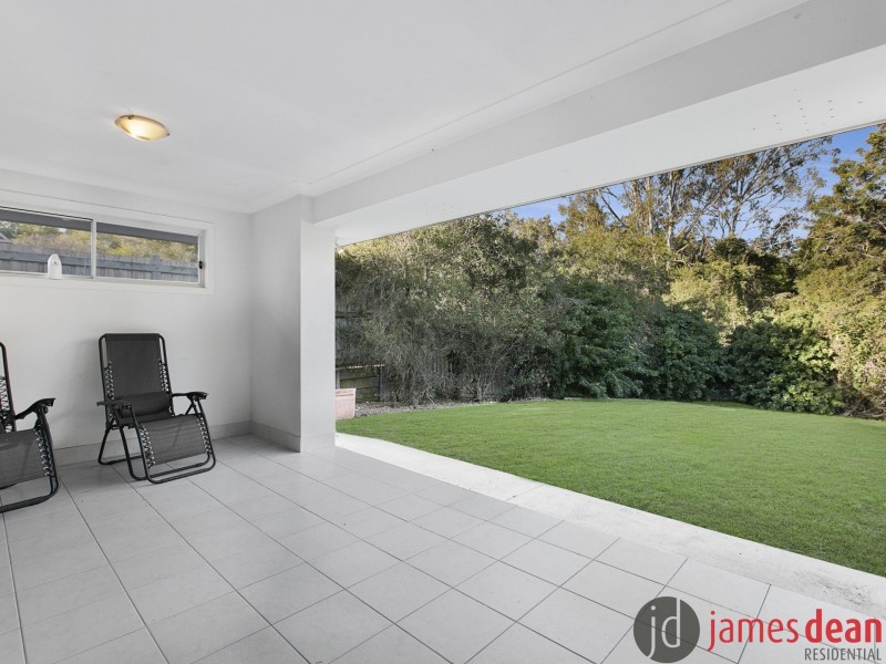 52 Moss Rd, Wakerley QLD 4154