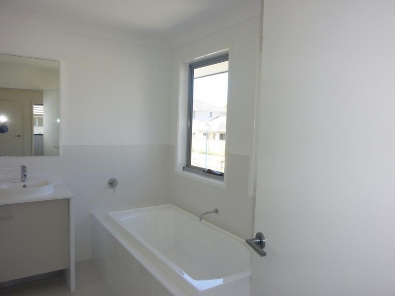 83 Highland Crescent, Belmont QLD 4153