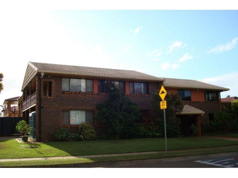 8 Catamaran, Manly West QLD 4179