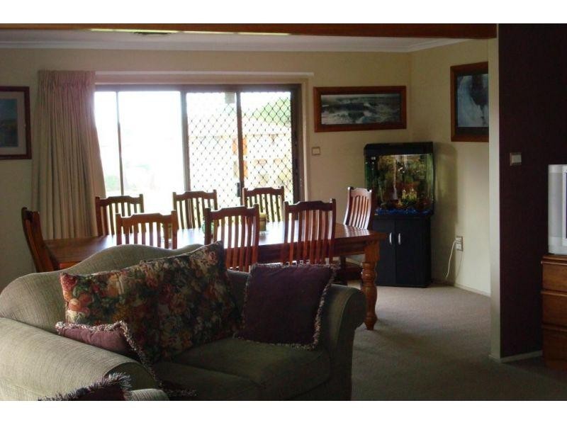 8 Catamaran, Manly West QLD 4179