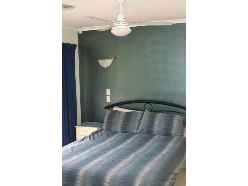 8 Catamaran, Manly West QLD 4179