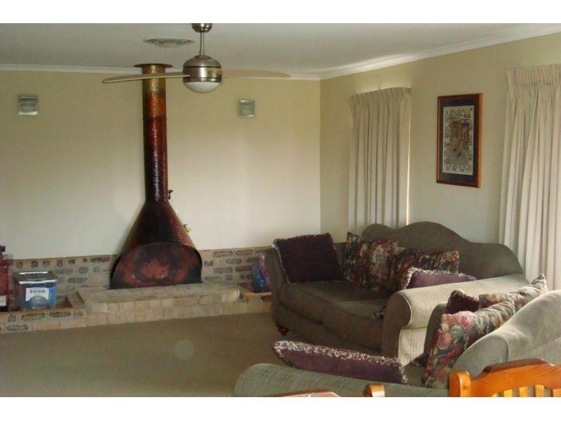 8 Catamaran, Manly West QLD 4179