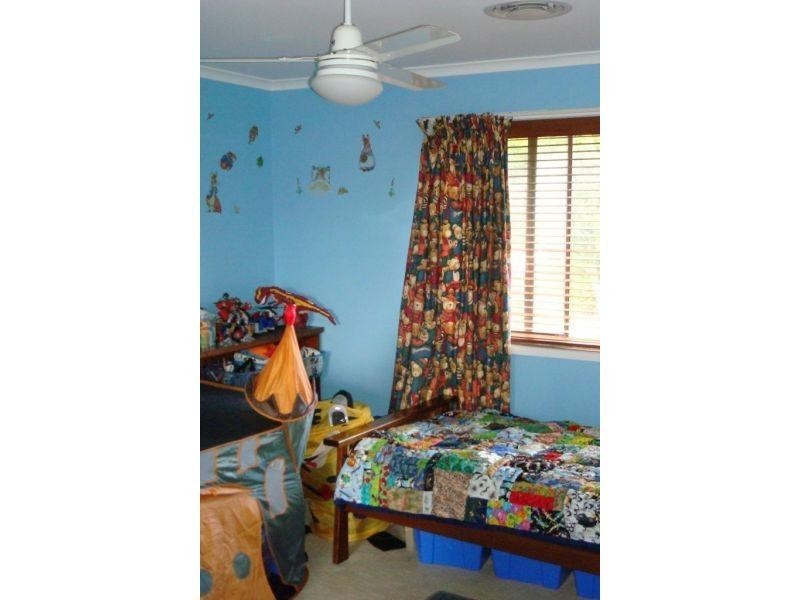 8 Catamaran, Manly West QLD 4179