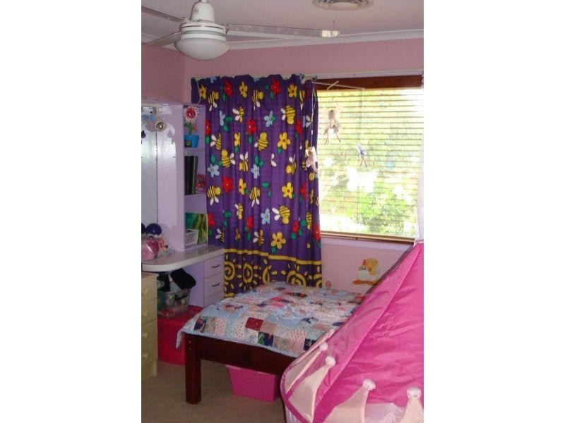 8 Catamaran, Manly West QLD 4179