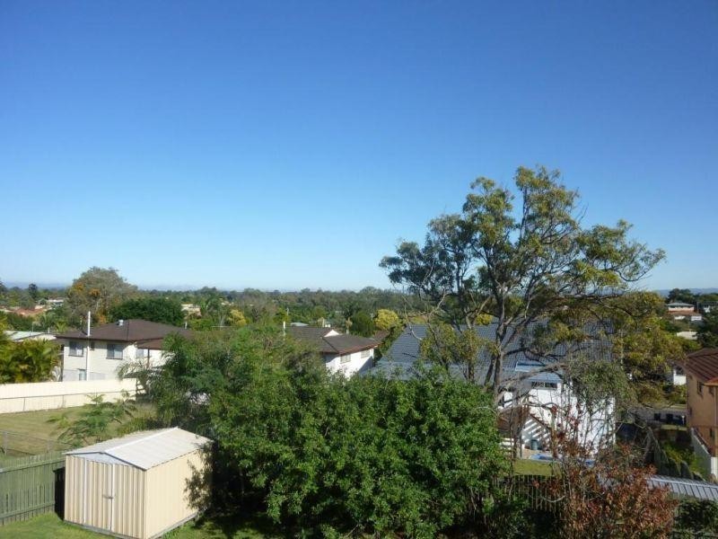 8 Nemarra Street, Wynnum West QLD 4178