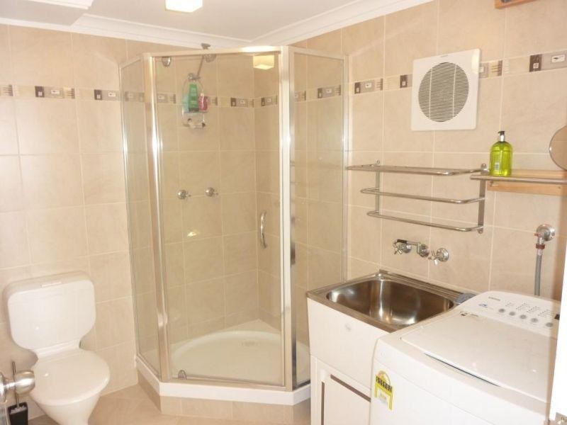 8 Nemarra Street, Wynnum West QLD 4178