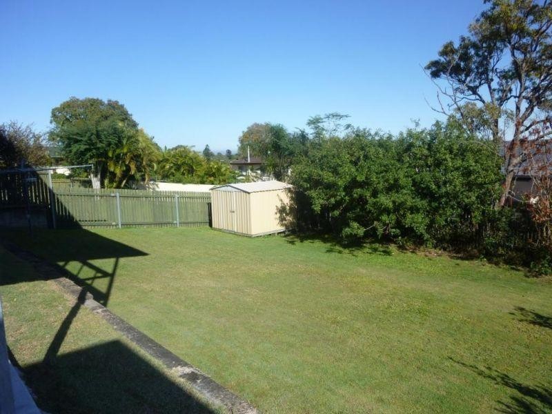 8 Nemarra Street, Wynnum West QLD 4178