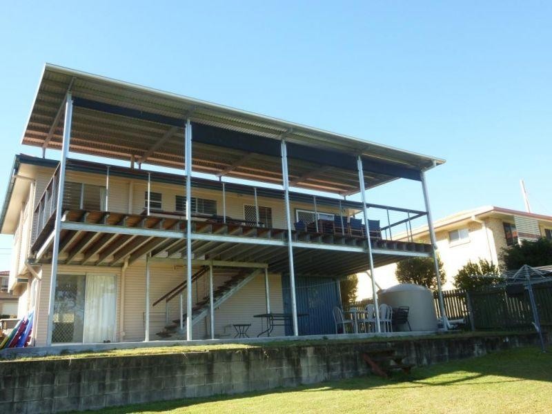 8 Nemarra Street, Wynnum West QLD 4178