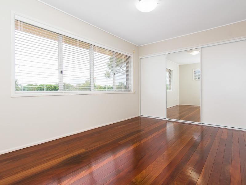 9 Orsan Street, Wynnum West QLD 4178