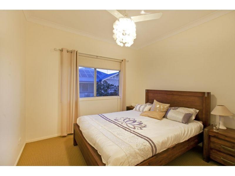 27 Sweetapple Place, Manly West QLD 4179