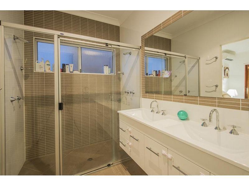 36 Wyena Street, Camp Hill QLD 4152