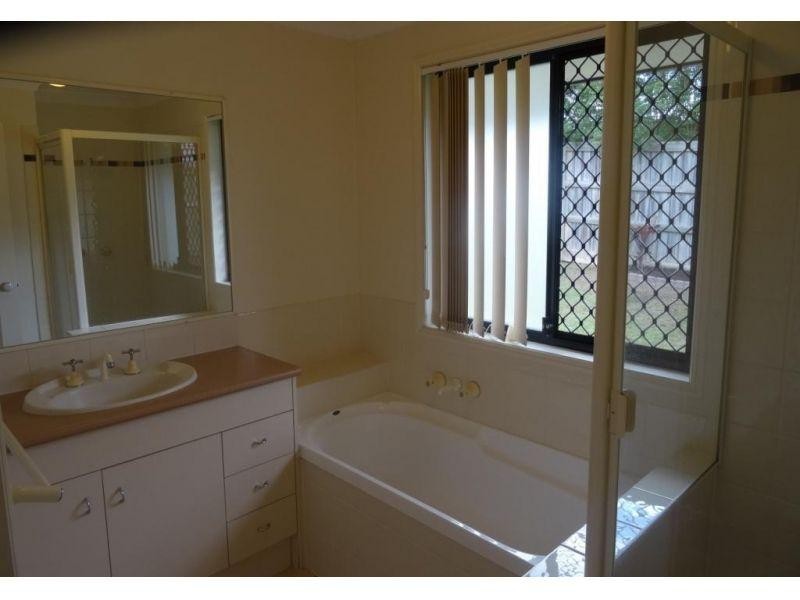 1 Letitia Close, Wakerley QLD 4154