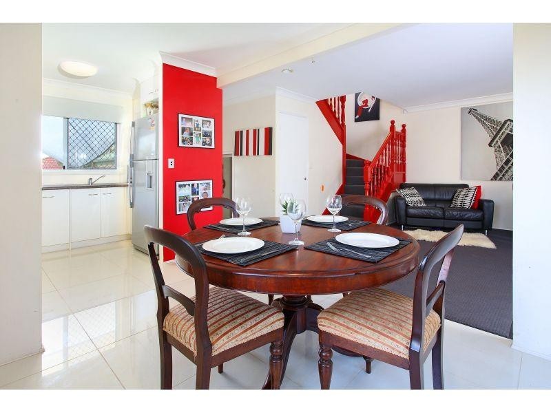 11 Eadie Place, Wynnum West QLD 4178