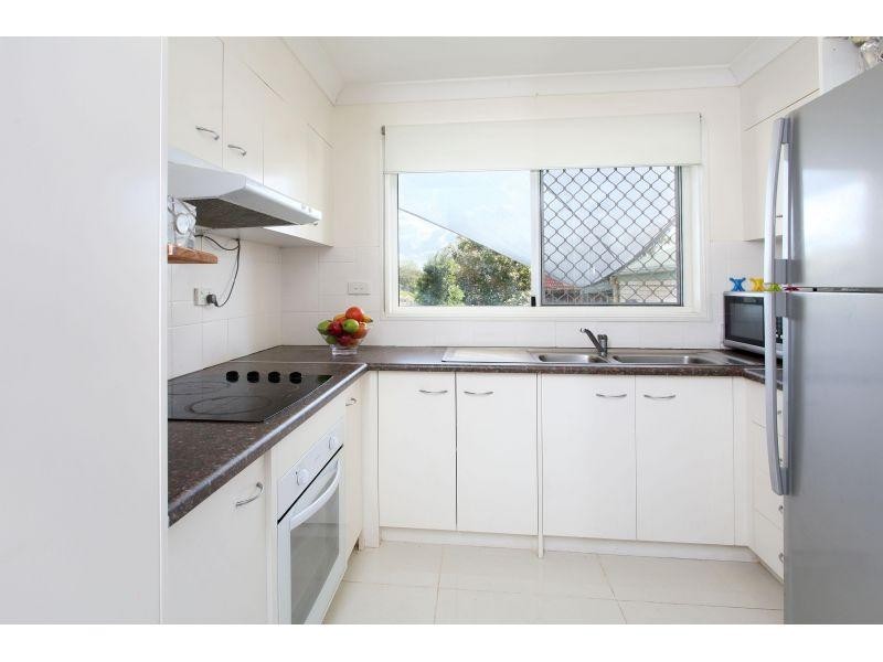 11 Eadie Place, Wynnum West QLD 4178