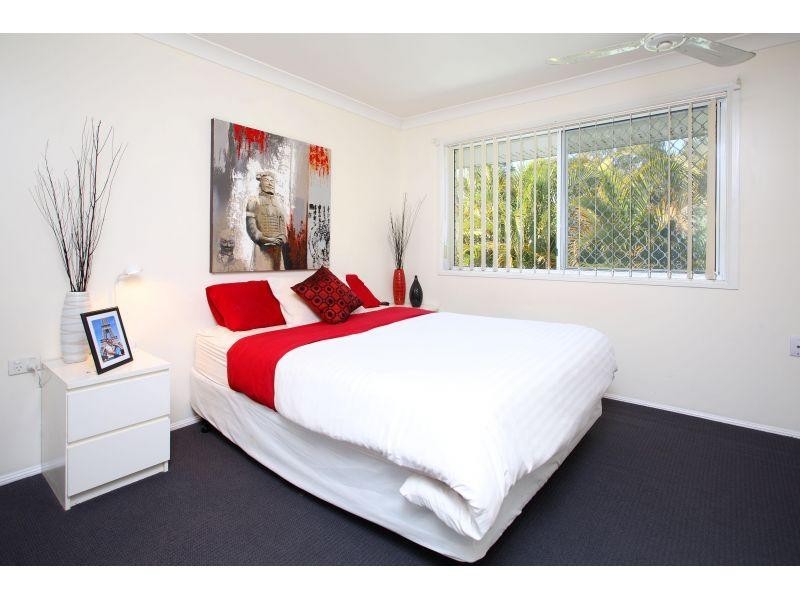 11 Eadie Place, Wynnum West QLD 4178