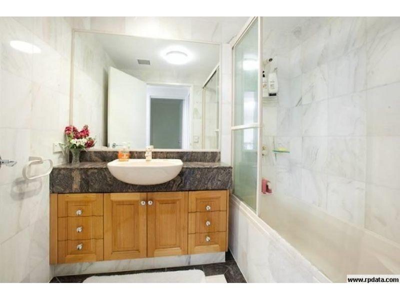 11/2 Goodwin Street, Kangaroo Point QLD 4169