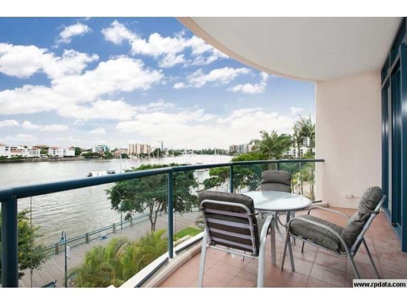 11/2 Goodwin Street, Kangaroo Point QLD 4169