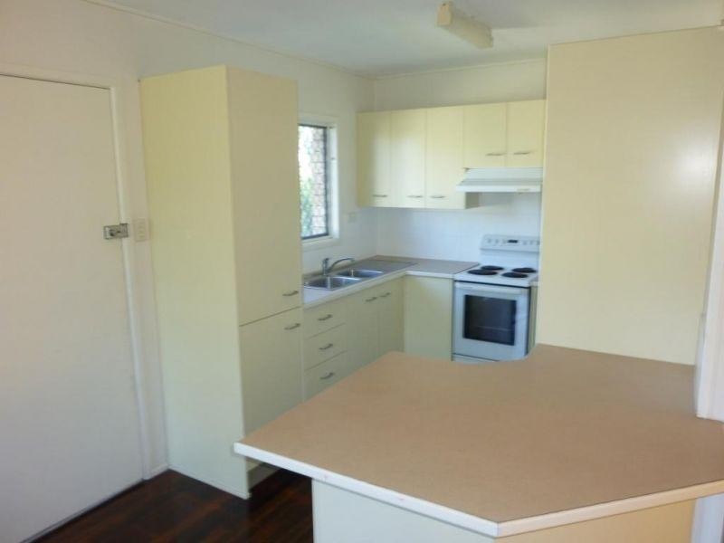 10  Wilfred Street, Lota QLD 4179