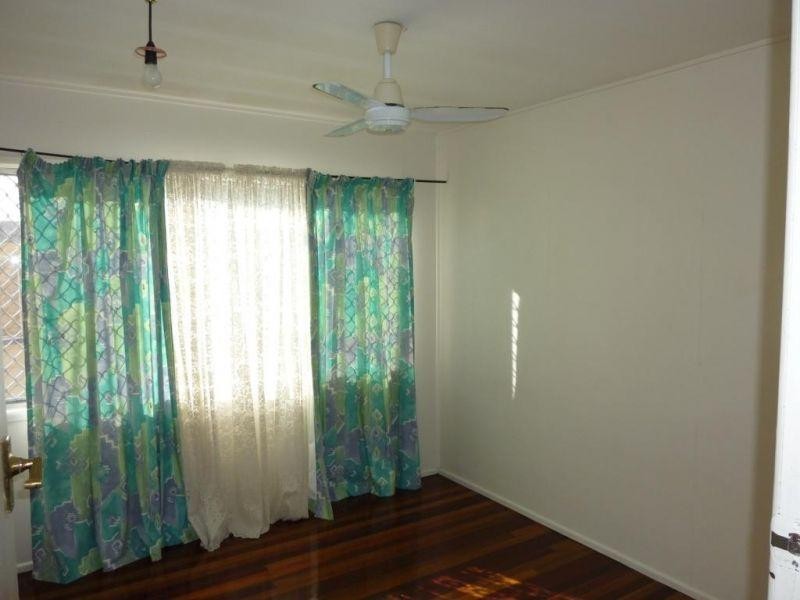 10  Wilfred Street, Lota QLD 4179