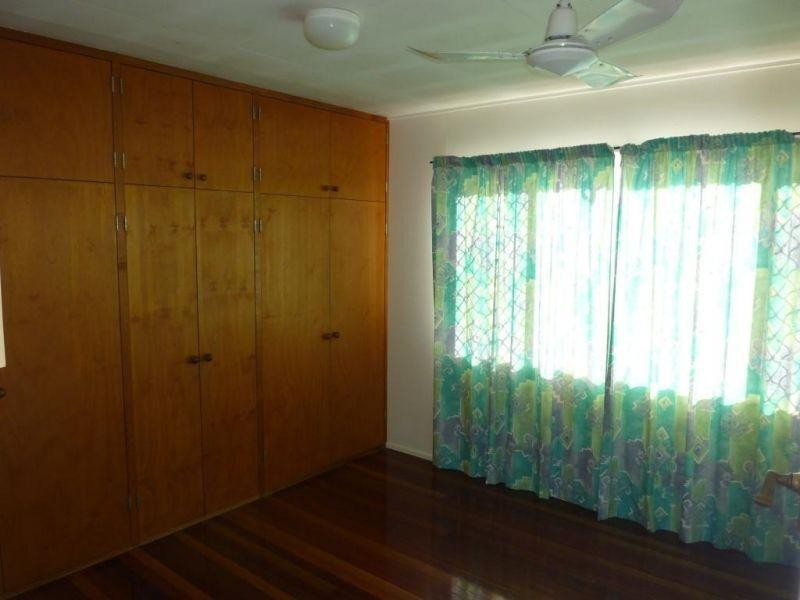 10  Wilfred Street, Lota QLD 4179
