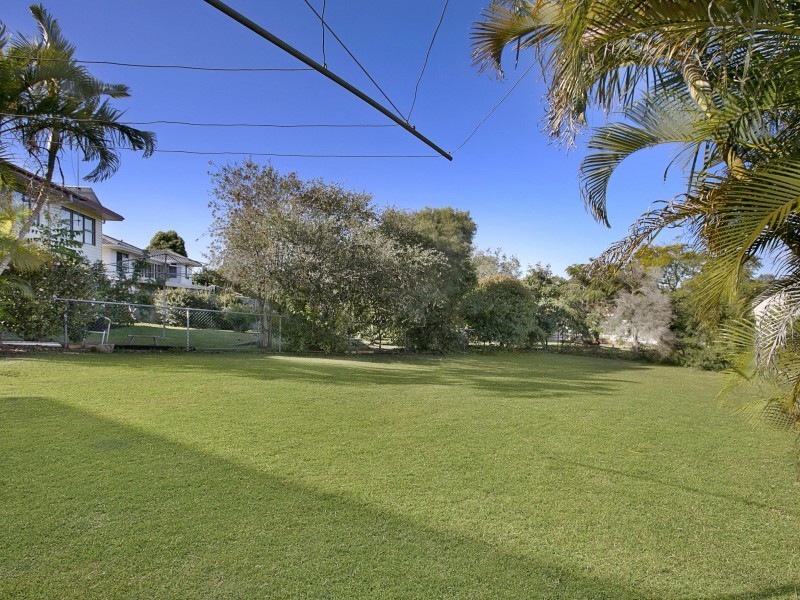 12 Rickston Street, Manly West QLD 4179