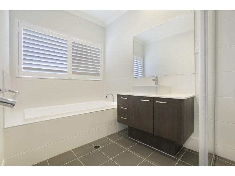 28 Esk Street, Wakerley QLD 4154