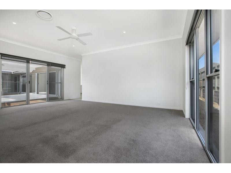 28 Esk Street, Wakerley QLD 4154