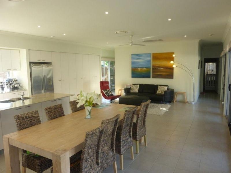 2 Franklin Street, Wakerley QLD 4154