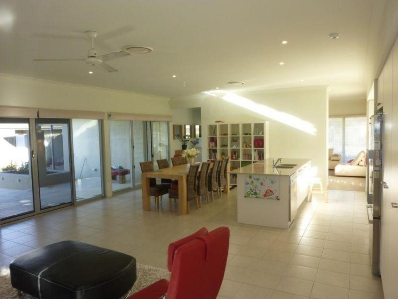 2 Franklin Street, Wakerley QLD 4154