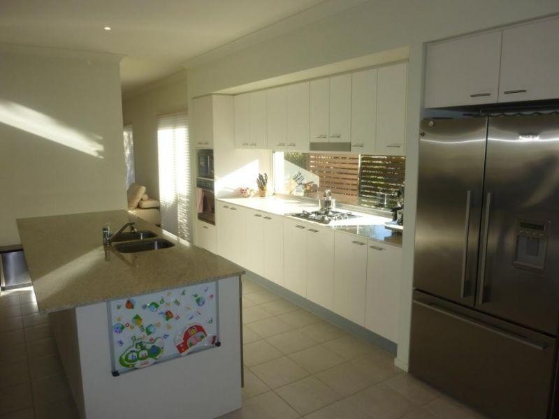 2 Franklin Street, Wakerley QLD 4154