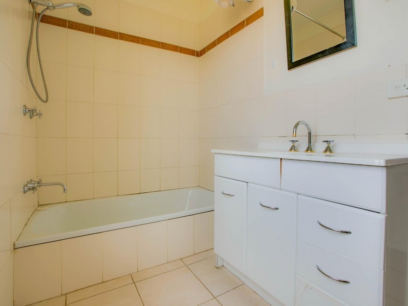 22 Daniel Street, Lota QLD 4179