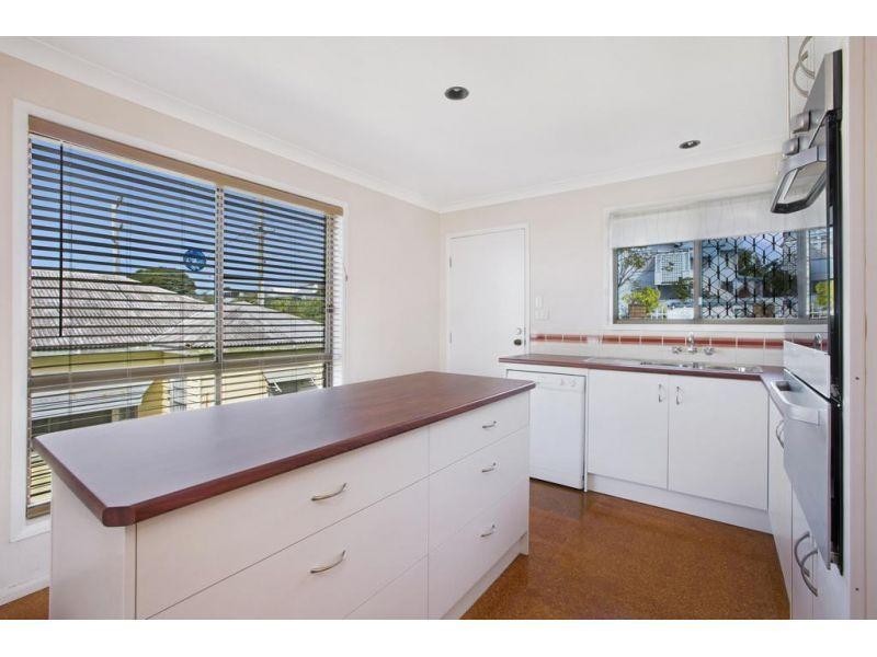 16 Kingsley Tce, Wynnum QLD 4178