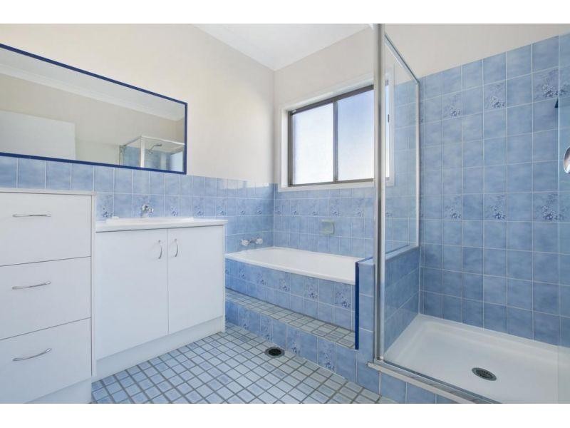 16 Kingsley Tce, Wynnum QLD 4178