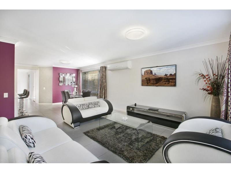 4 Chipping Close, Wakerley QLD 4154