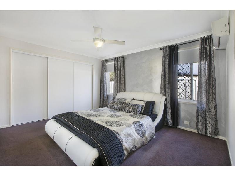 4 Chipping Close, Wakerley QLD 4154