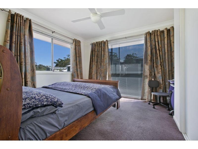 4 Chipping Close, Wakerley QLD 4154