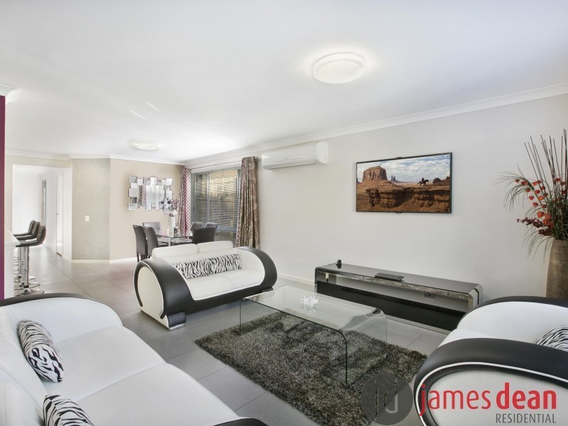 4 Chipping Close, Wakerley QLD 4154