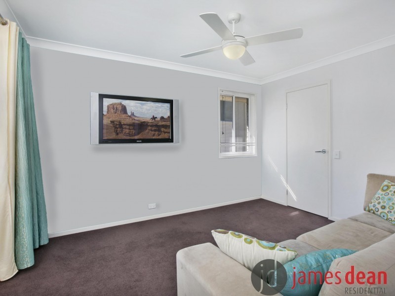 4 Chipping Close, Wakerley QLD 4154
