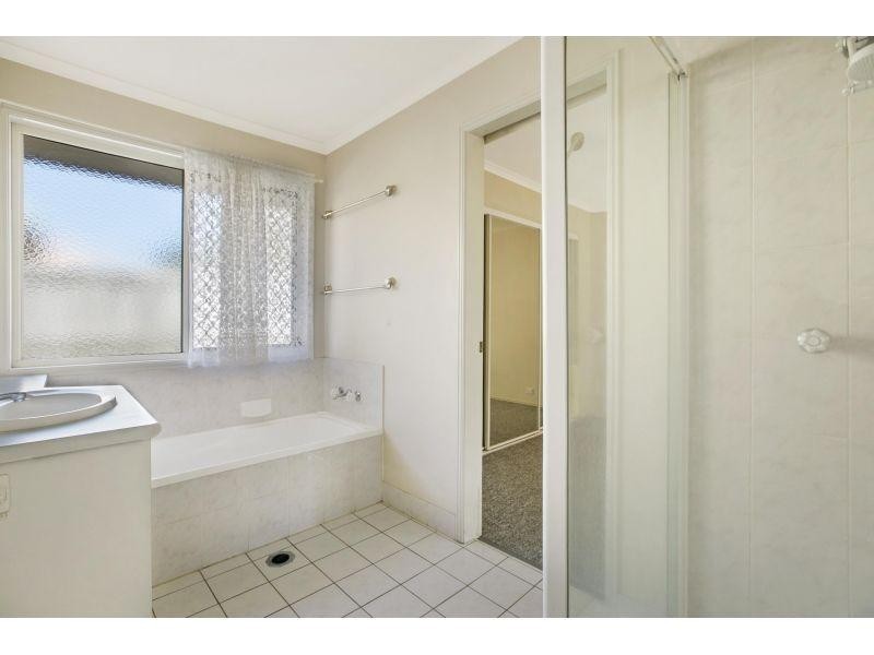 16 Magdalene Street, Wynnum West QLD 4178