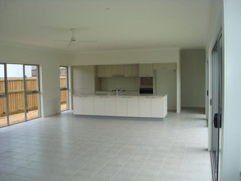 8 Macquarie, Wakerley QLD 4154