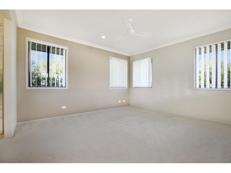 17 Lachlan Drive, Wakerley QLD 4154